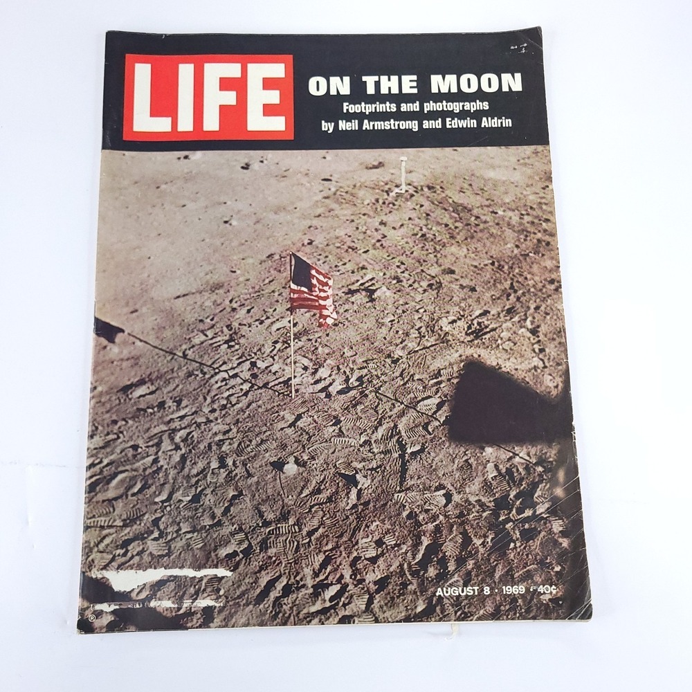 VTG Life Magazine August 8 1969 Footprints & Photographs by Neil Armstrong